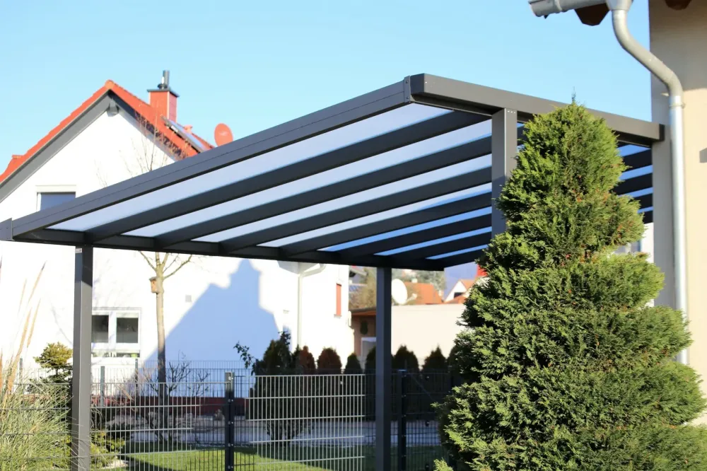 Carport près de Crécy-sur-Serre
